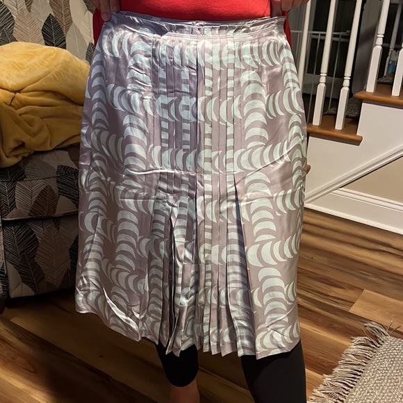 Tory Burch Pleaded 100% Silk Fully Lined Skirt - Picture 3 of 3